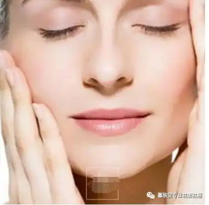 女人这样洗脸居然会长皱纹,这么多年我们都洗错了