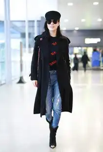 霸气娘娘佘诗曼全黑造型走路带风单手托腮甜笑少女感爆棚