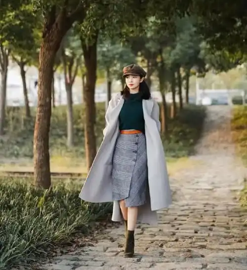 今年秋冬有种流行色叫焦糖色,温暖又气质,三木都很爱穿