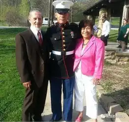 70岁大爷被老婆烦的去抢银行,然而这法官的判决,贼特么坏哈哈哈