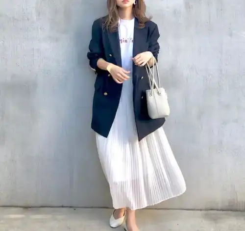 碎花裙过时了,国民闺女关晓彤都选择的迷笛裙,甜美大方还不快来