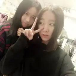15岁女孩的生活照,要同一个人的,大概给我10张吧...可以给我吗qq482953135
