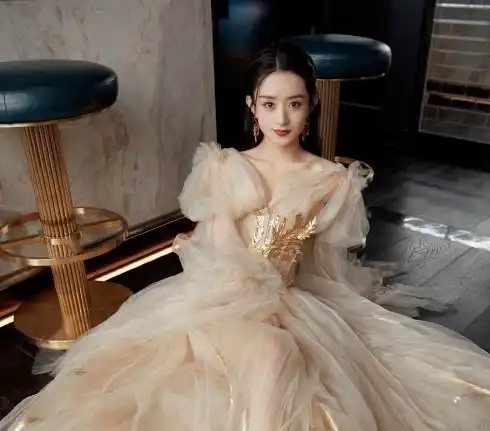 2021红毯吸睛的12位女星,一个比一个惊艳,毛晓彤堪称纯欲天花板