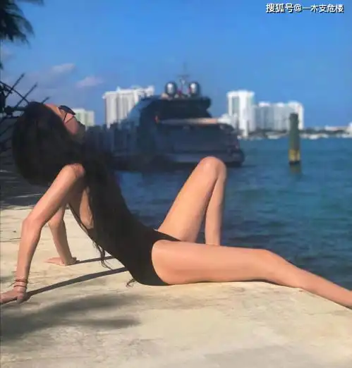 71岁王薇薇宛如少女,45岁李玟身材火辣,55岁张曼玉却优雅不再