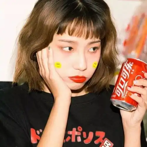 女性头像简单气质成熟q