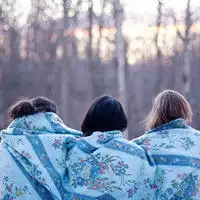 qq头像女生唯美睡趴三姐