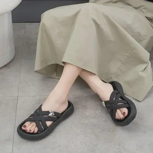 39.9元买一送一懒懒凉拖鞋,舒适透气,时尚百搭,雨天通勤逛街一双人字拖夏天拖鞋防滑鞋子手机网易网