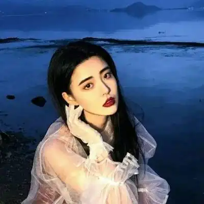 头像女真人背影蓝色系