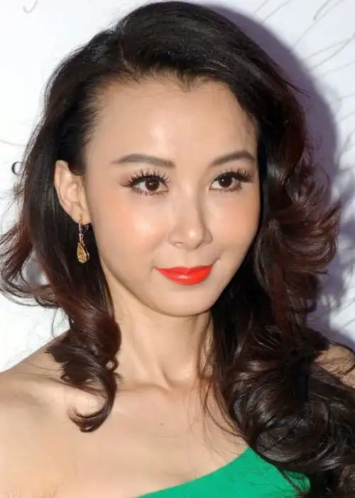 萧蔷父亲不让她哥哥生孩子,爸爸希望她不出嫁,一直当少女