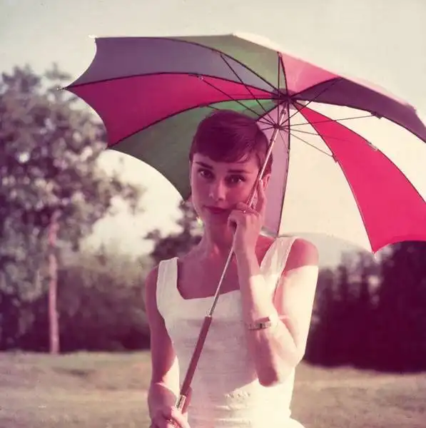 你的身高和脸型适合多长的头发参考这样的长度来剪就对了