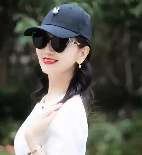 65岁赵雅芝年过花甲之年,依旧活成少女模样