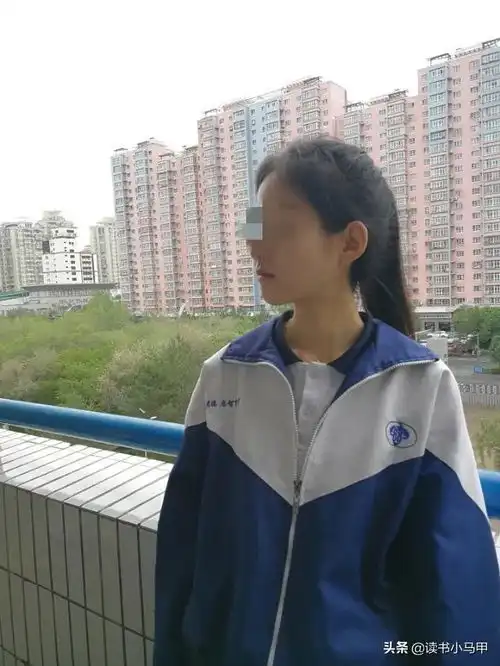 初中女孩每天被社会青年纠缠尾随,是不是只能等着被毁掉