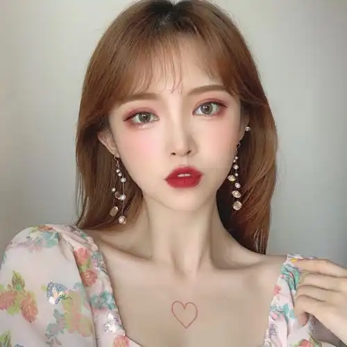 头像女纯欲风可爱双面女