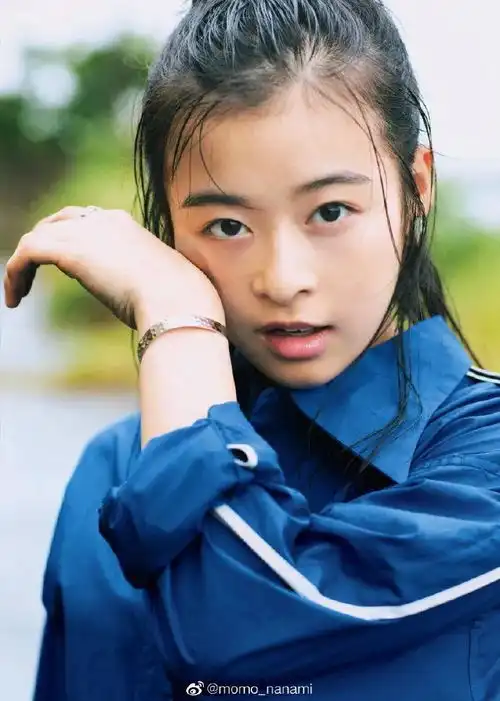 19岁日本美女森七菜走红雪肤娇嫩笑容甜美魅力迷人