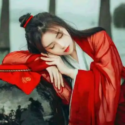 其实我也很介意只是笑着说没关qq女生头像我要个性网