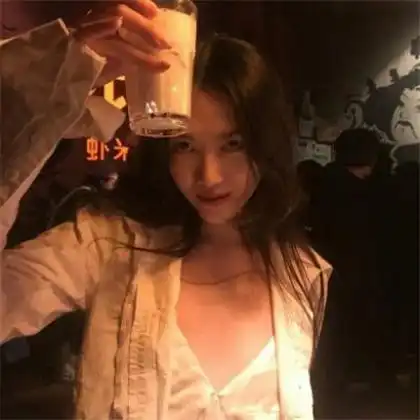有个性的漂亮美女头像,喜欢女生这种卖萌的样子
