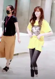 热巴下班后边走路边提裤子,走姿霸气侧漏,网友请注意你的性别