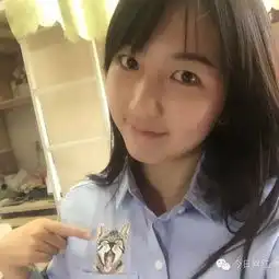 美女分析师颜值荐股玩网络直播爆红