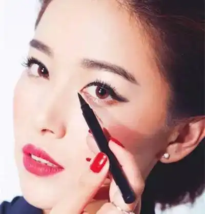 内双的姑娘就要这样画眼线,分分钟让你大开眼界