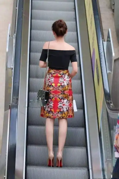 成功的女人都是高跟鞋,普通妇女都是平底鞋这话有根据吗