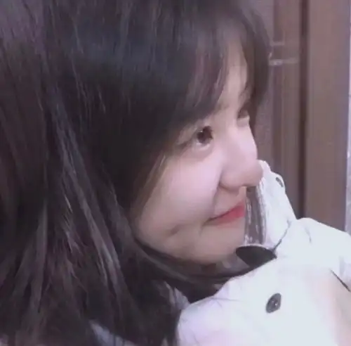 在家楼下逛了两圈单曲循环这首歌,听完就把那段感情放弃了,我喜欢了