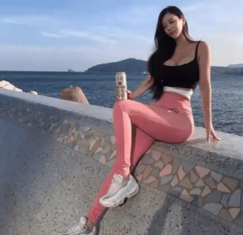 看一看韩国真人版女帝,真的是太羡慕她男友了