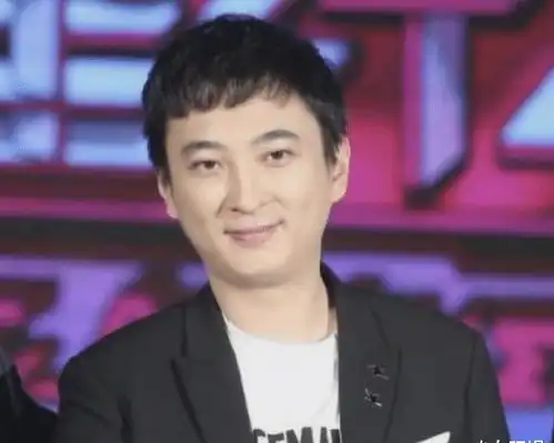 网红手撕王思聪,女方长相意外火了,这模样很难不让人心动