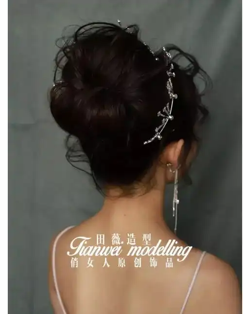 35款气质优雅的盘发,展现你最迷人的背影