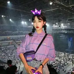qq头像女霸气侧漏挑逗