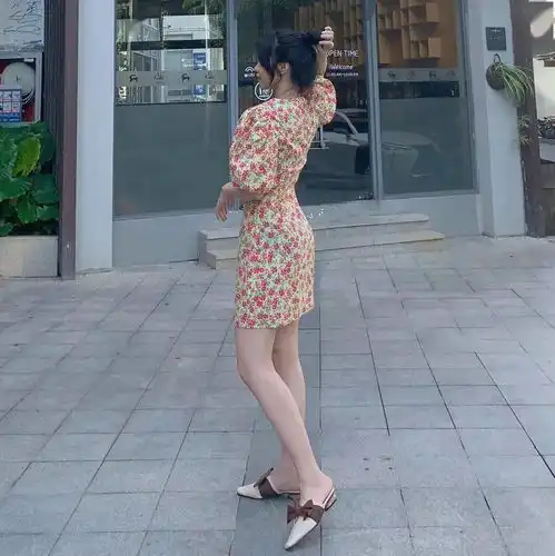 忘了渣女裙,今夏最in的绝美碎花裙,时髦百搭还很显瘦