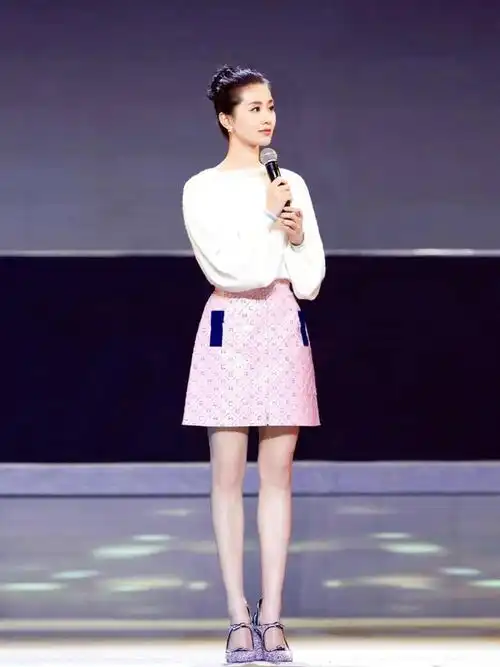 古典美女刘诗诗气质真不错

