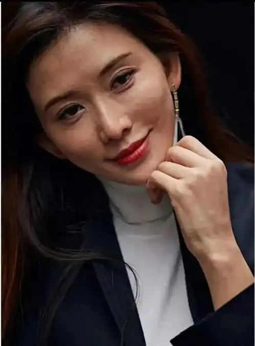 林志玲生图曝光皮肤黑黄满脸痘痘,这皮肤状态太真实了