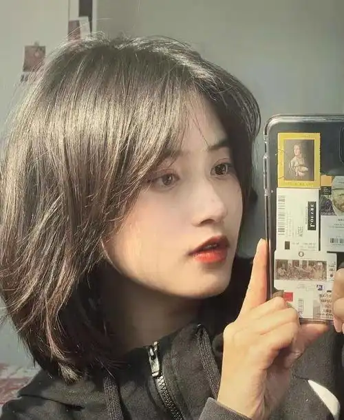 盘点当下流行的7款短发,一刀切满满御姐风,蛋卷发慵懒温柔