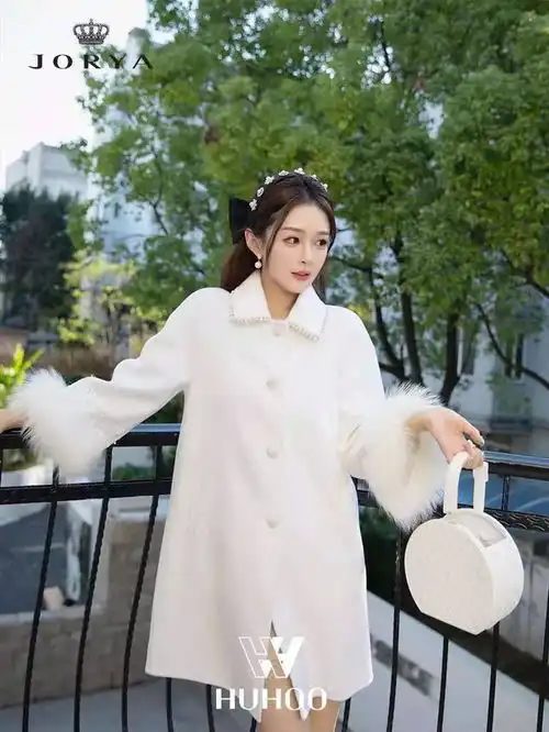 欧阳娜娜剪短发后个性大变狂晒辣妹纯欲风,网友这才是本命娜