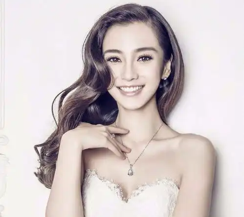 十年前说戒烟,baby如今被曝出再次吸烟,吸烟的女星还有她们