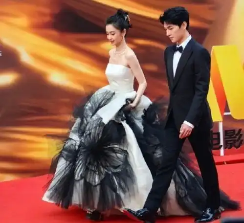 北京这一夜,baby的发簪,刘晓庆的祖母绿,女星审美差距出来了