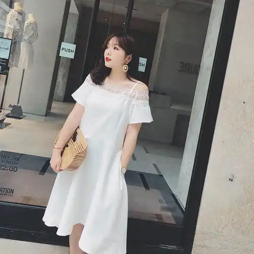 百变女王的美搭吊带连衣裙,提升气质必备美物,时髦不过时