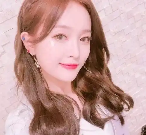 这款清爽的夏日妆容,日常又简单,还不赶紧学学