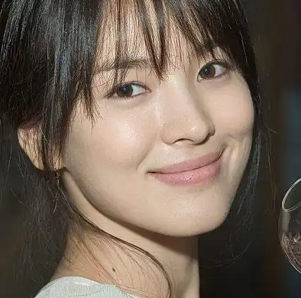 请问你认为宋慧乔好看吗