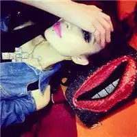 qq侧面头像女生头像性感