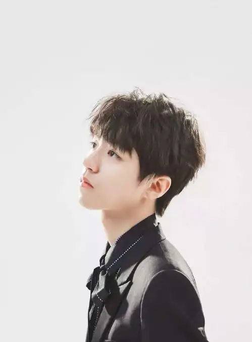 tfboys王俊凯粉丝福利弹唱周杰伦的歌曲,他的唱功如何