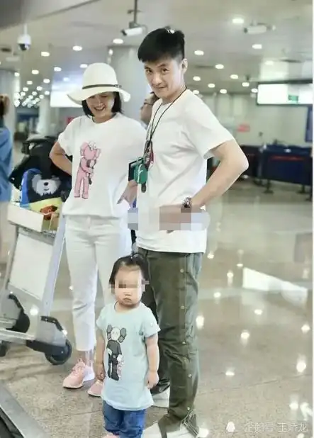 朱丹说身上的肉肉是生娃的勋章,当代女德班的资深学员