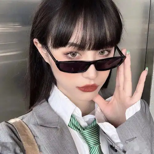 头像我不期待花开了我早就不喜欢花了