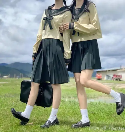 jk制服秋日搭配做温暖可爱的学院感美少女