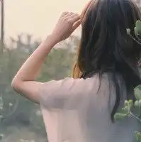 复古色女生头像