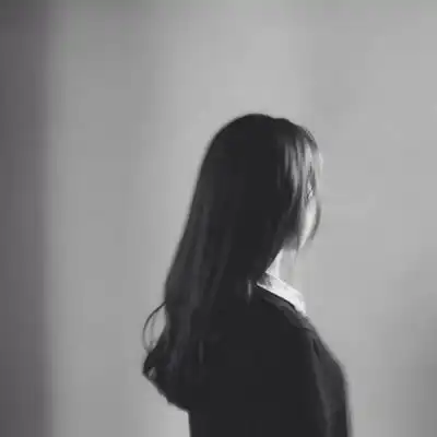 伤感女生头像黑白冷酷你有没有想过为什么我这么懂事