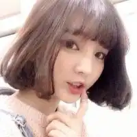 性格开朗的女生短发qq头像现实不允许我拥有太多情绪