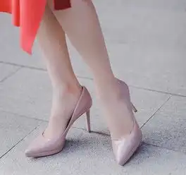 起点高眼界更高,女人穿高跟鞋走遍世界
