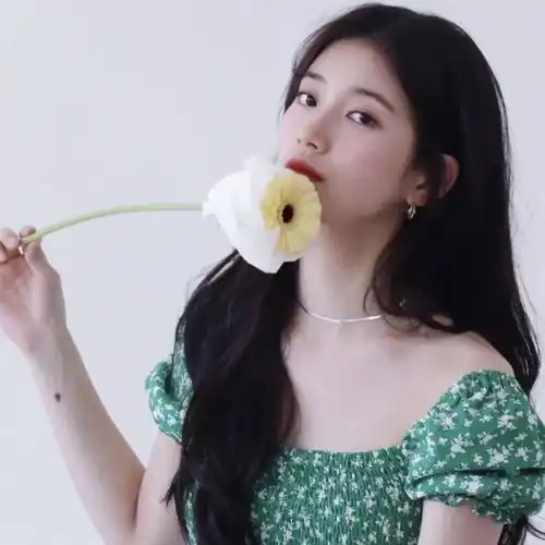头像女纯欲风ins呼气