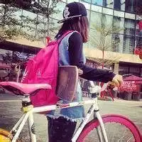 女生学生背影头像学生模样的女生背影